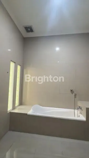 image RUMAH 2 LANTAI – PERUMAHAN GREENLAND KEDIRI (5)