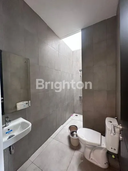 image RUMAH MEWAH 3 KT DI CLUSTER TILIA, SHILA SAWANGAN (2)