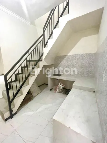 image RUMAH 2 LANTAI AREA SAWOJAJAR GANG2  (6)