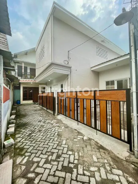 image RUMAH 2 LANTAI AREA SAWOJAJAR GANG2  (1)