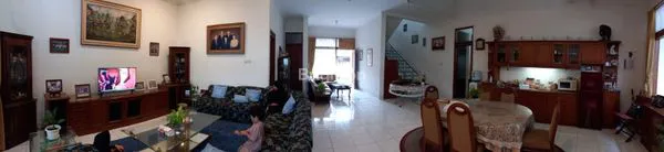 image RUMAH 2 LANTAI DI VILLA CIPAKU, HALAMAN LUAS & UDARA SEJUK (4)