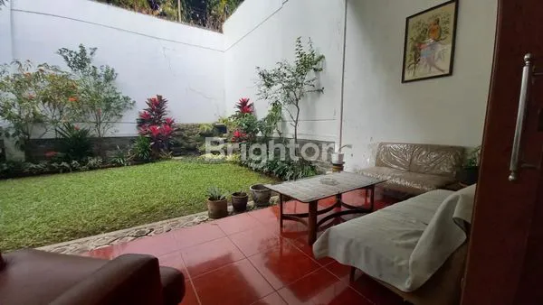 image RUMAH 2 LANTAI DI VILLA CIPAKU, HALAMAN LUAS & UDARA SEJUK (6)