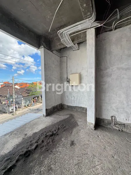 image DISEWAKAN HANYA LANTAI 2 RUANG USAHA / RUKO LOKASI – CANGGU (4)