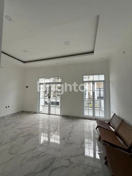 image RUMAH DI PONDOK INDAH VETERAN JAKARTA SELATAN – LT 90 M², LB 225 M², 2 KT, AKSES TOL DEKAT, HARGA 5 M (3)