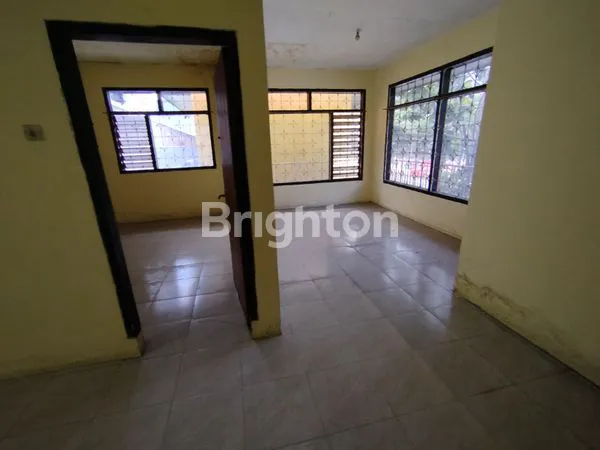 image RUKO 2 LANTAI STRATEGIS DI JALAN DIPONEGORO, KOTA BATU, HANYA SELANGKAH DARI ALUN-ALUN KOTA WISATA BATU (3)