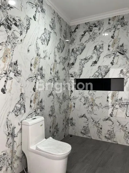 image RUMAH BARU DENGAN DESAIN MODEREN  (5)