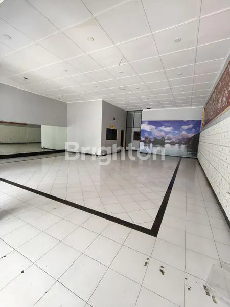 image RUANG USAHA STRATEGIS PUSAT KOTA SOLO  (4)