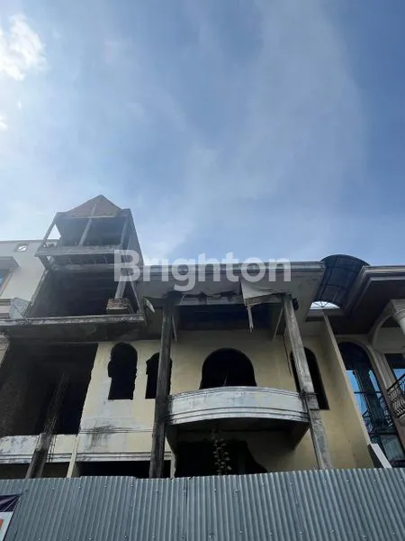 image RUMAH MEWAH 3 LANTAI DI CEMARA ASRI, LT 300M² (6)