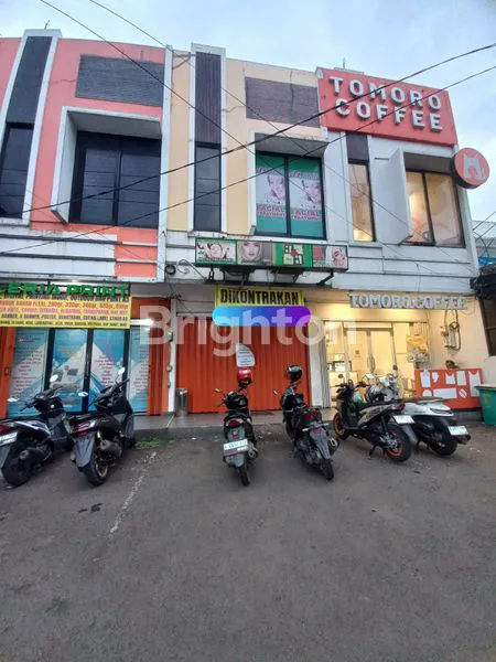 RUKO 2 LANTAI SIAP HUNI, DEKAT JALAN RAYA JAKARTA BOGOR