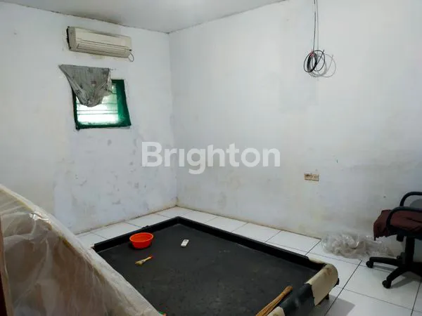 image RUMAH 3 LANTAI DI JELAMBAR, 4 KT & STRATEGIS (7)