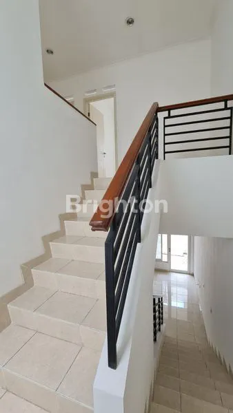 image DISEWAKAN RUMAH SIAP HUNI DI CANARY RESIDENCE, KAWASAN THE SPRINGS GADING SERPONG. (3)