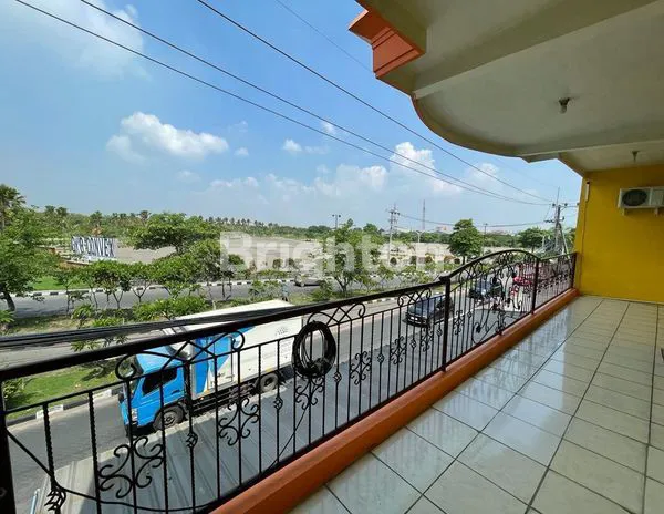 image RUKO 2 LANTAI STRATEGIS, LEBAR 10, ADA TEMPAT PARKIR LUAS, NOL JALAN RAYA GKB, PUSAT KULINER & BISNIS, MANYAR, GRESIK KOTA BARU (4)