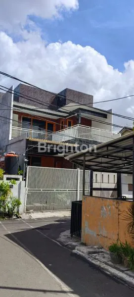 image RUMAH MEWAH 2 LANTAI DI KOMPLEK DPR RI, LT 123M² (1)