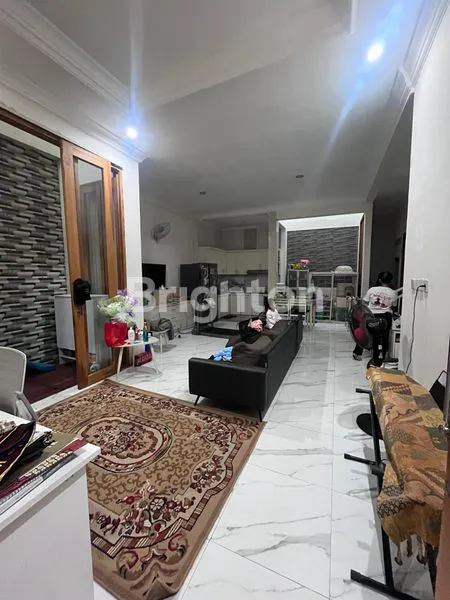 image RUMAH MEWAH 2 LANTAI DI KOMPLEK DPR RI, LT 123M² (2)