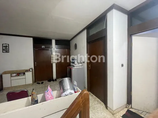 image RUMAH SIAP HUNI DI JAKARTA SELATAN, DEKAT SEKOLAH & MALL (5)