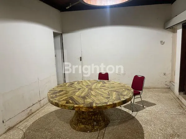 image RUMAH SIAP HUNI DI JAKARTA SELATAN, DEKAT SEKOLAH & MALL (4)