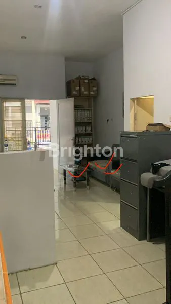 image RUKO 3 LANTAI SHM, LT 64M², HARGA RP 850 JUTA (4)