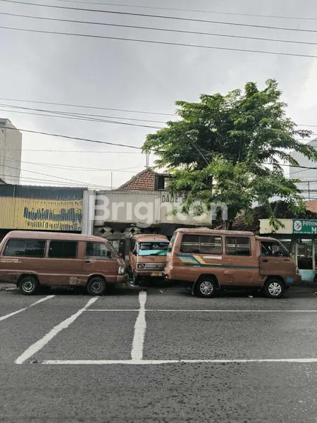 image BELI TANAH KOMERSIAL BONUS BANGUNAN RUMAH LAMA, DEKAT MALL KAZA, NOL JALAN RAYA KAPAS KRAMPUNG, COCOK UNTUK SEGALA USAHA, TAMBAKSARI, SURABAYA TIMUR\\N (2)