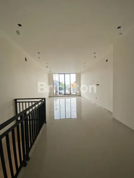 image RUKO 3 LANTAI JUAL SEWA DI JATISAMPURNA KOTA BEKASI  (3)