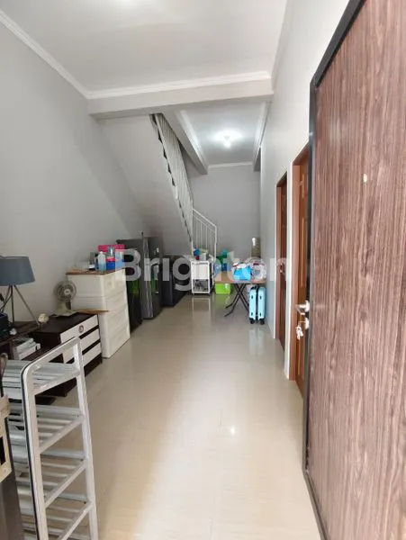 image RUMAH MINIMALIS 2 LANTAI PUTRA BANGSA RUNGKUT DEKAT MERR DAN UPN (4)