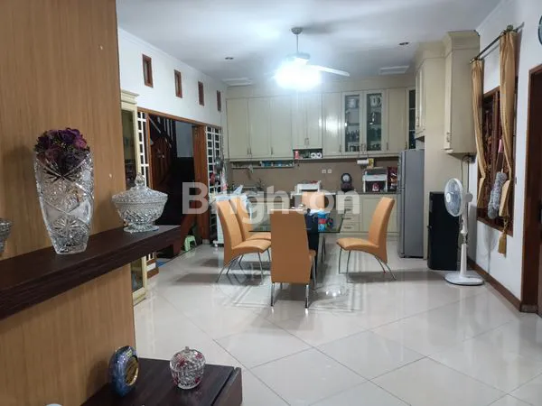 image RUMAH MEWAH DI TAMAN GALAXY BEKASI (5)