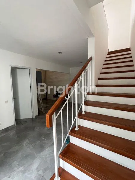 image RUMAH DI GREENWICH PARK BSD SEMI FURNISHED (7)