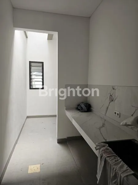 image DIJUAL RUMAH BARU GRESS DI NORTHWEST LAKE CITRALAND SURABAYA (2)
