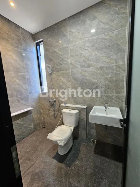 image DIJUAL RUMAH BARU GRESS DI NORTHWEST LAKE CITRALAND SURABAYA (3)