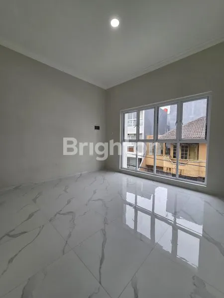 image RUMAH BARU 3 LANTAI  STRATEGIS DURI KEPA DEKAT TANJUNG DUREN (6)