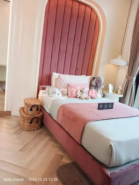 image HUNIAN MEWAH DAN CANTIK DENGAN FASILITAS LIFT DALAM HUNIAN \NBERADA DI KOTA MANDIRI DEPOK DENGAN FASILITAS FULL DALAM HUNIAN\N\NFASILITAS TERDEKAT \N\N-RUMAH SAKIT ASPEN INTERNASIONAL \N-DEKAT TOL DESARI DAN TOL PAMULANG \N-DIKELILINGI AREA KOMERSIAL, KUL (3)