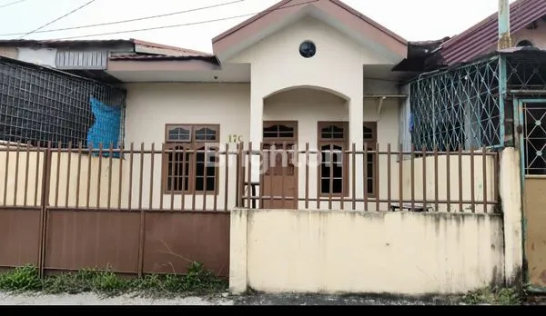 image RUMAH DI DAERAH JALAN MELUR DEKAT JALAN RIAU PEKANBARU (1)