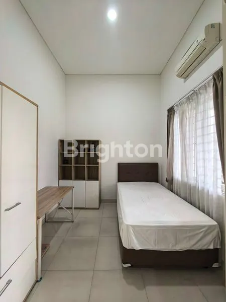 image RUMAH CANTIK 3 LANTAI DI UBUD LIPPO KARAWACI TANGERANG  (3)