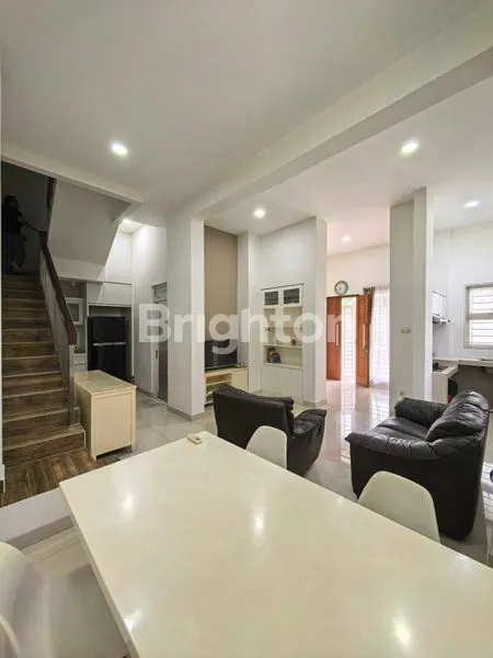 image RUMAH CANTIK 3 LANTAI DI UBUD LIPPO KARAWACI TANGERANG  (2)