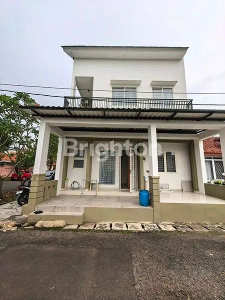 image RUMAH CANTIK 3 LANTAI DI UBUD LIPPO KARAWACI TANGERANG  (1)