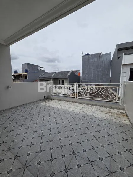 image RUMAH BARU 3 LANTAI  STRATEGIS DURI KEPA DEKAT TANJUNG DUREN (8)