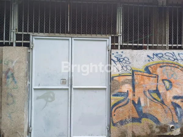 image RUMAH LUAS 189M² DI KARANG ANYAR, HARGA NEGO (1)