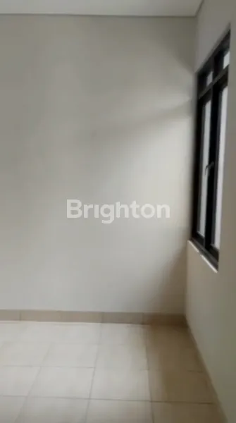 image DISEWAKAN CEPAT RUMAH 2 KAMAR TIDUR SIAP HUNI DI CITRA RAYA TANGERANG (5)
