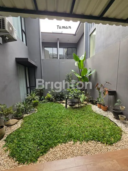 image RUMAH MEWAH 4+1 KT SIAP HUNI DI SUVARNA SUTRA (6)