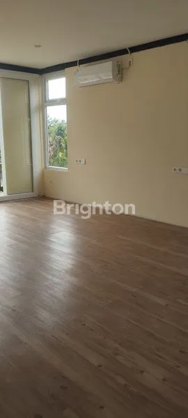 image RUMAH MEWAH 2 LANTAI DI JL. HANG TUAH RENON – LOKASI PREMIUM, SIAP HUNI (8)