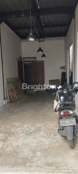 image RUMAH MEWAH 2 LANTAI DI JL. HANG TUAH RENON – LOKASI PREMIUM, SIAP HUNI (2)
