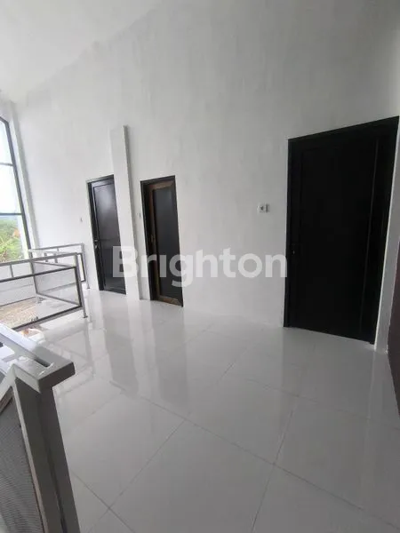 image RUMAH BARU 2 LANTAI SIAP HUNI  (4)