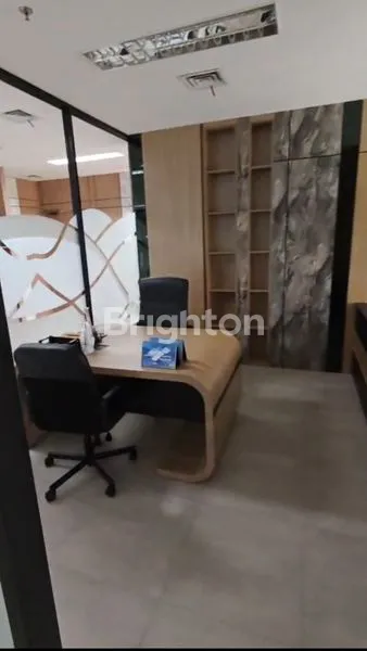 image OFFICE SPACE FITTED RAPI DAN CANTIK THE SMITH ALAM SUTERA (4)
