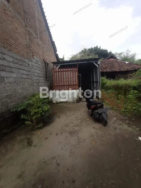 RUMAH DIJUAL DI NGADILUWIH