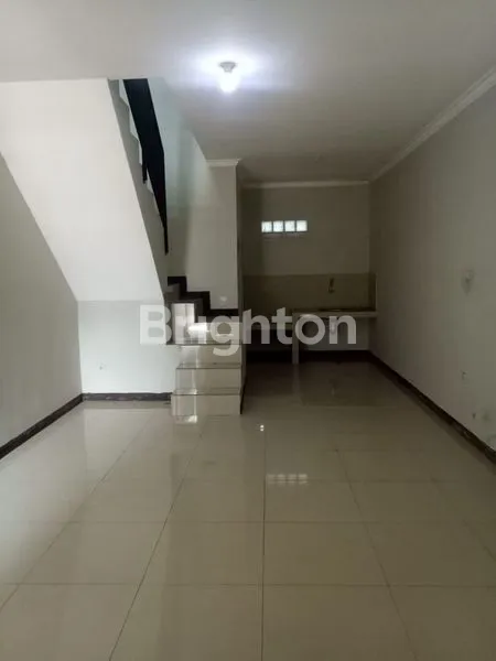 image HUNIAN USAHA 2 LANTAI, LT 66M² DI JALUR RAMAI (3)