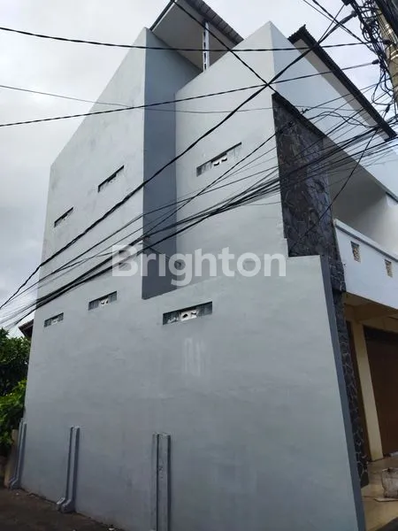 image DI JUALCEPAT RUMAH RUKO 3 LANTAI SIAP HUNI STRATEGIS DI MONANG -MANING BEBAS BANJIR (4)