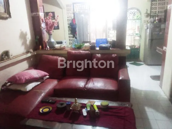 image RUMAH 2 LANTAI SIAP HUNI – LOKASI STRATEGIS DEPOK (4)