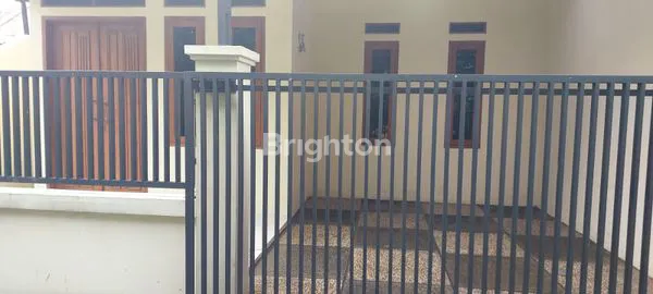 image RUMAH 2 LANTAI SHM DI SUKAMENAK, BANDUNG (2)