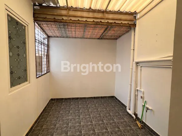 image RUMAH DI SEWA SIAP HUNI TOPAZ GADING SERPONG TANGERANG (3)