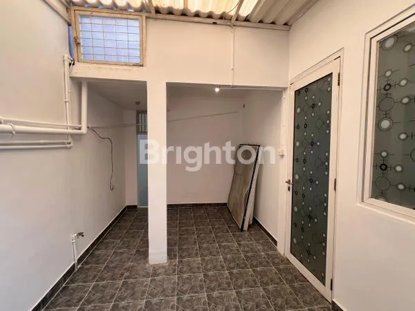 image RUMAH DI SEWA SIAP HUNI TOPAZ GADING SERPONG TANGERANG (5)