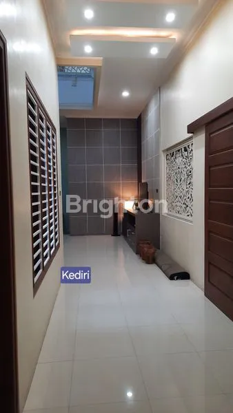image RUMAH MEWAH ASRI DI KEDIRI, JATIM, INDONESIA (5)